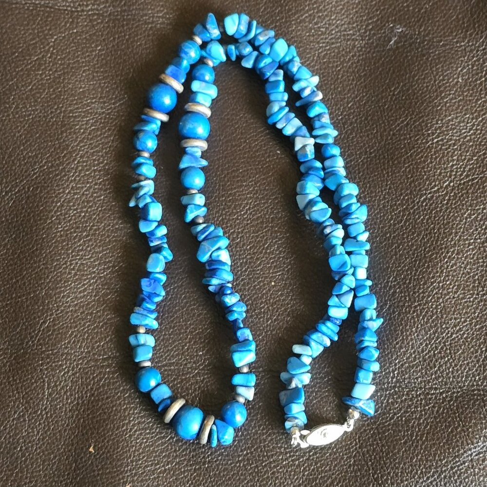 Blue stone tumbled chip necklace